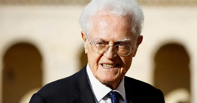 ফ্রান্সের সাবেক প্রধানমন্ত্রী লিওনেল জোস্পাঁ